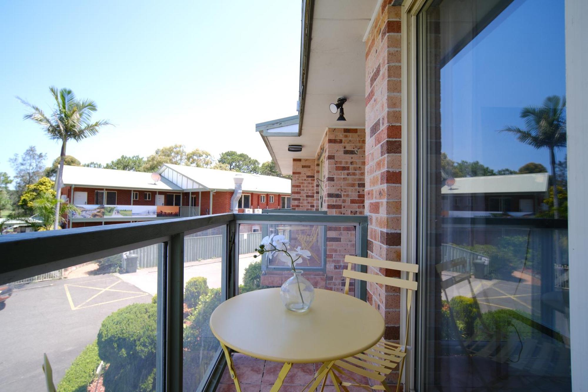 Golf Place Inn Wollongong Primbee Exteriör bild