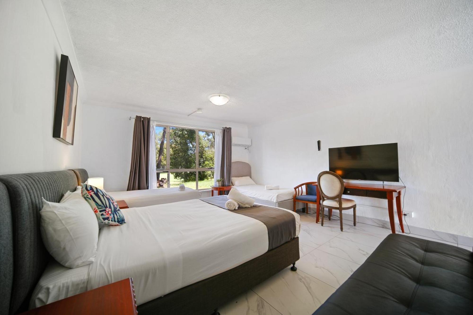 Golf Place Inn Wollongong Primbee Exteriör bild
