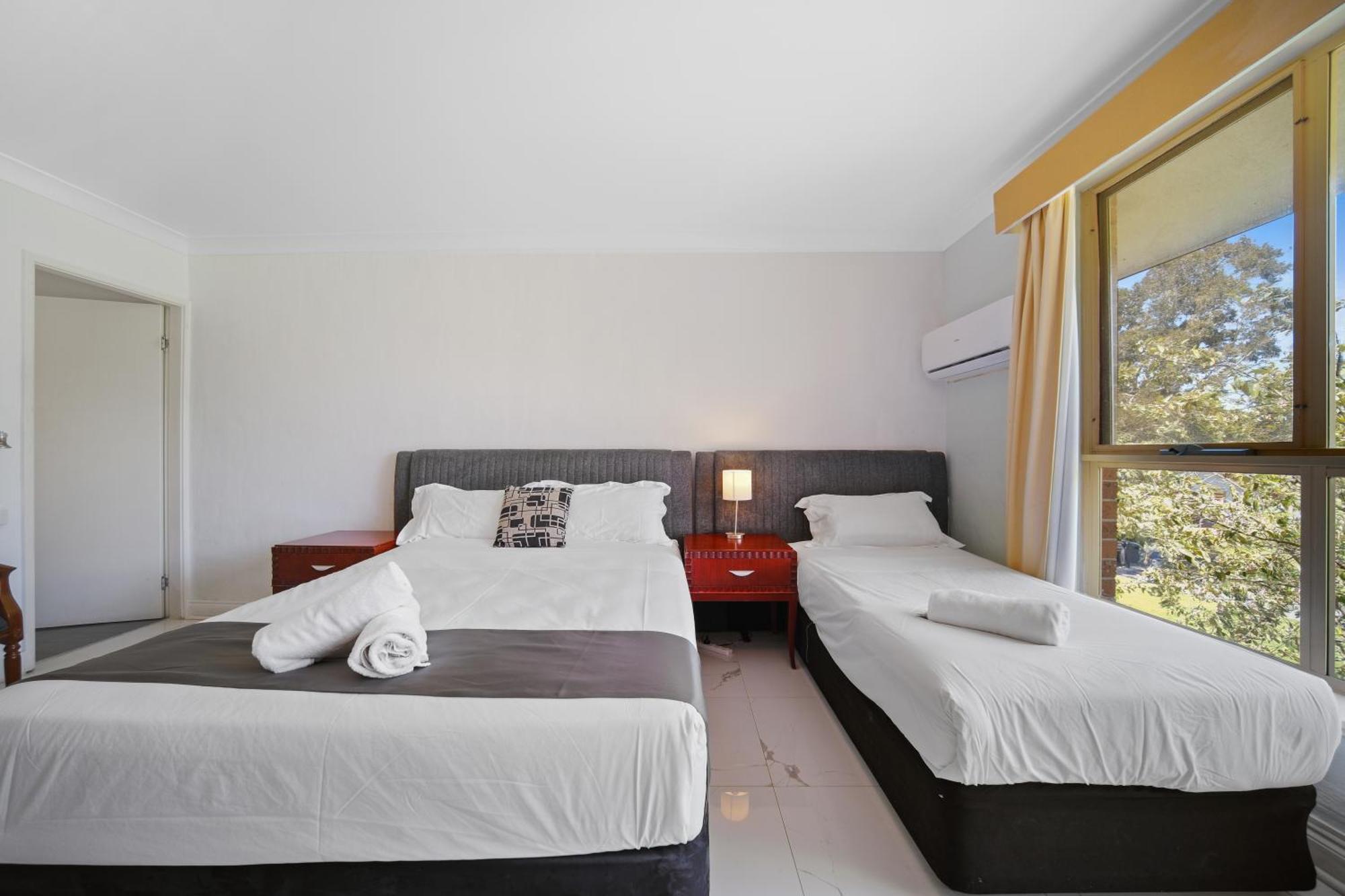 Golf Place Inn Wollongong Primbee Exteriör bild