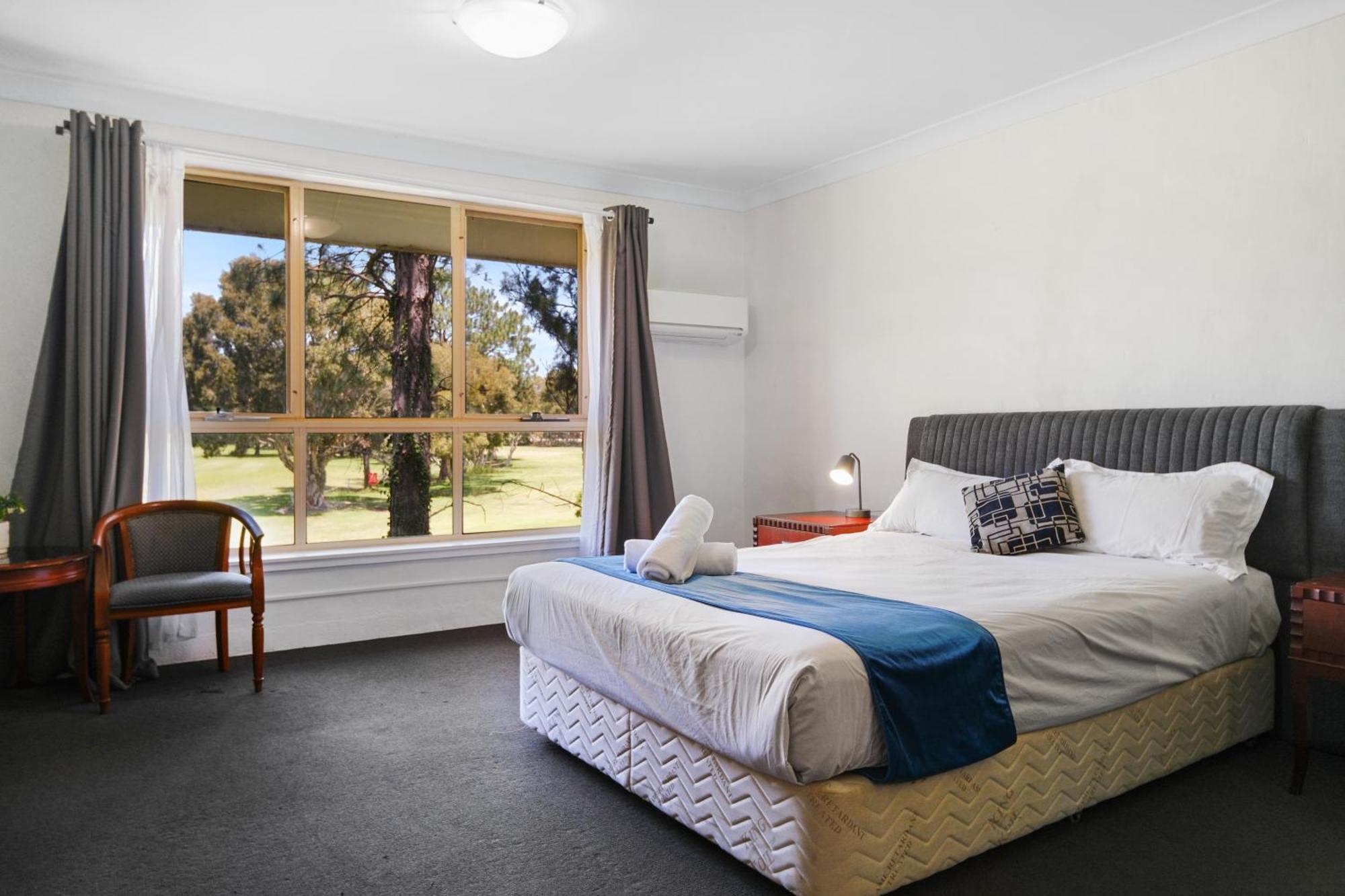 Golf Place Inn Wollongong Primbee Exteriör bild