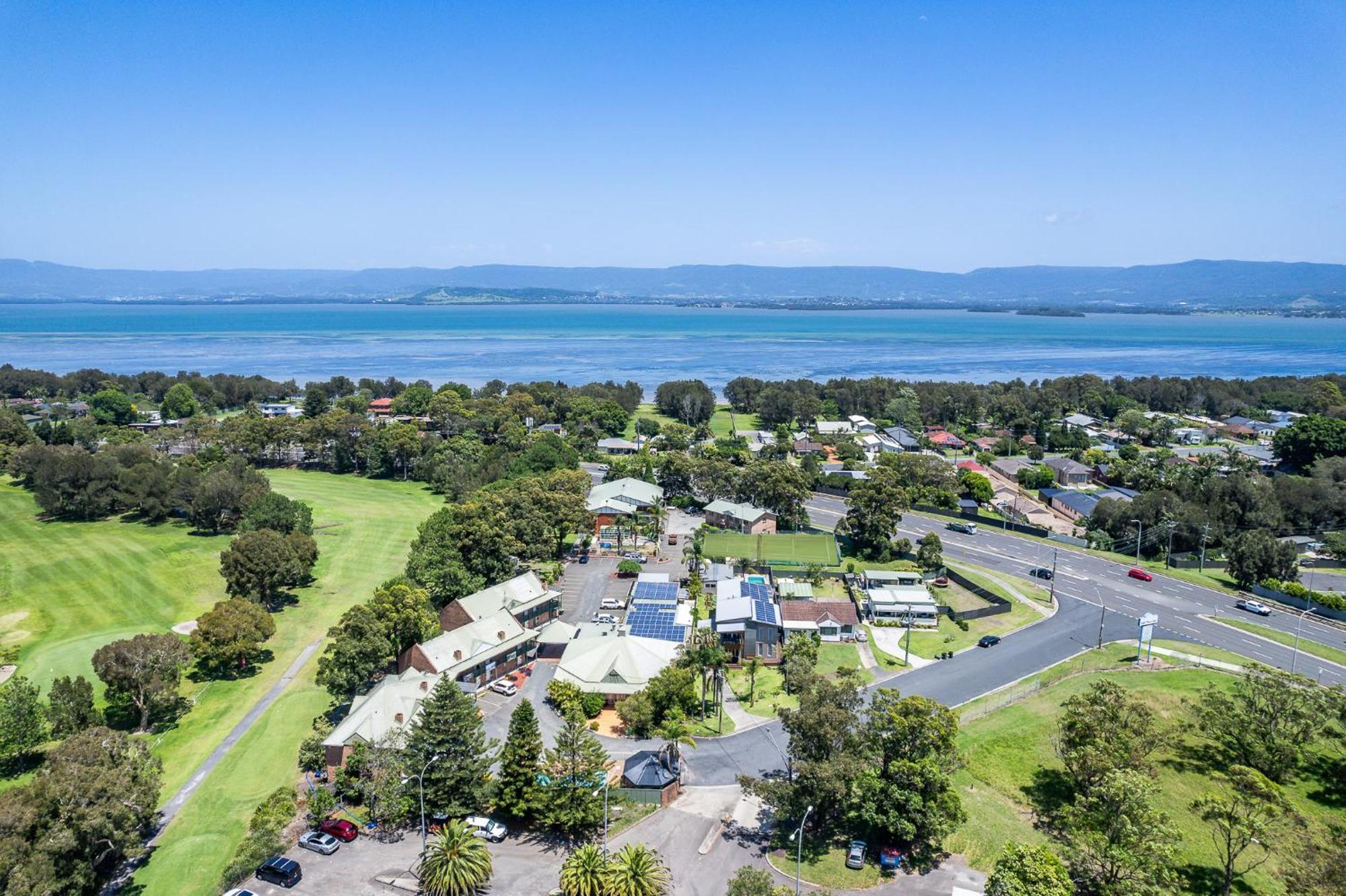Golf Place Inn Wollongong Primbee Exteriör bild