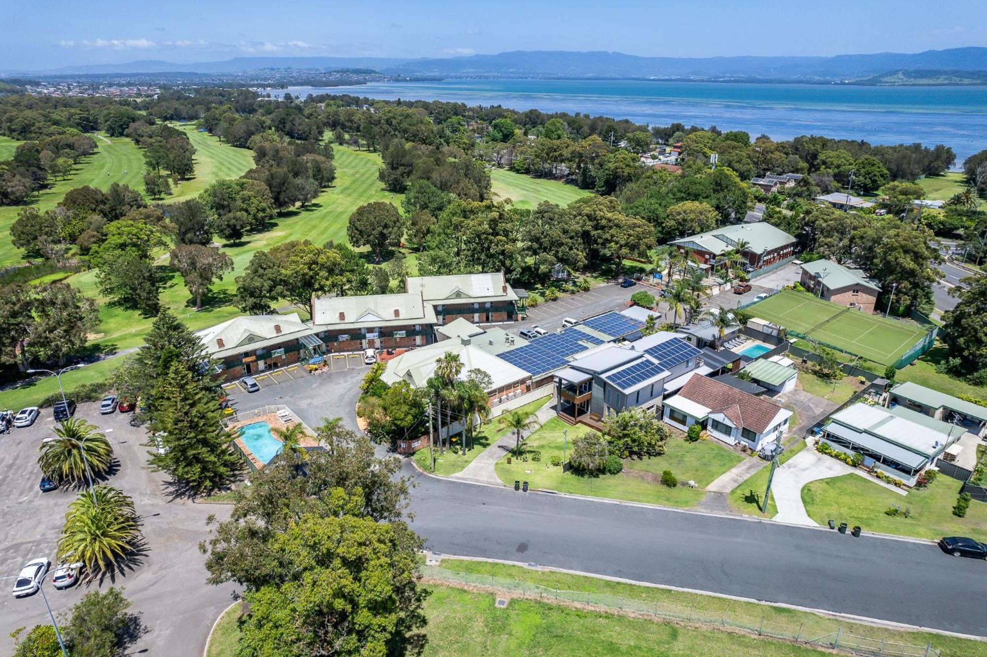 Golf Place Inn Wollongong Primbee Exteriör bild