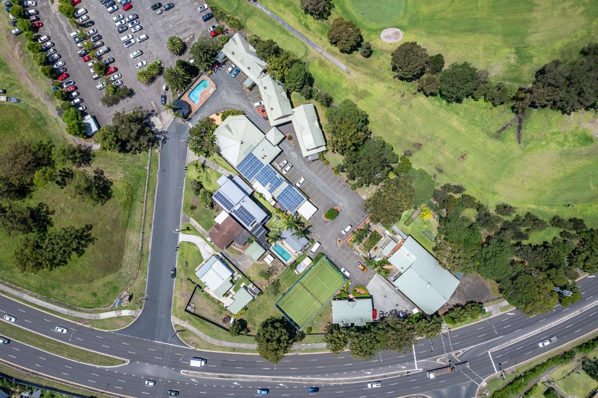 Golf Place Inn Wollongong Primbee Exteriör bild