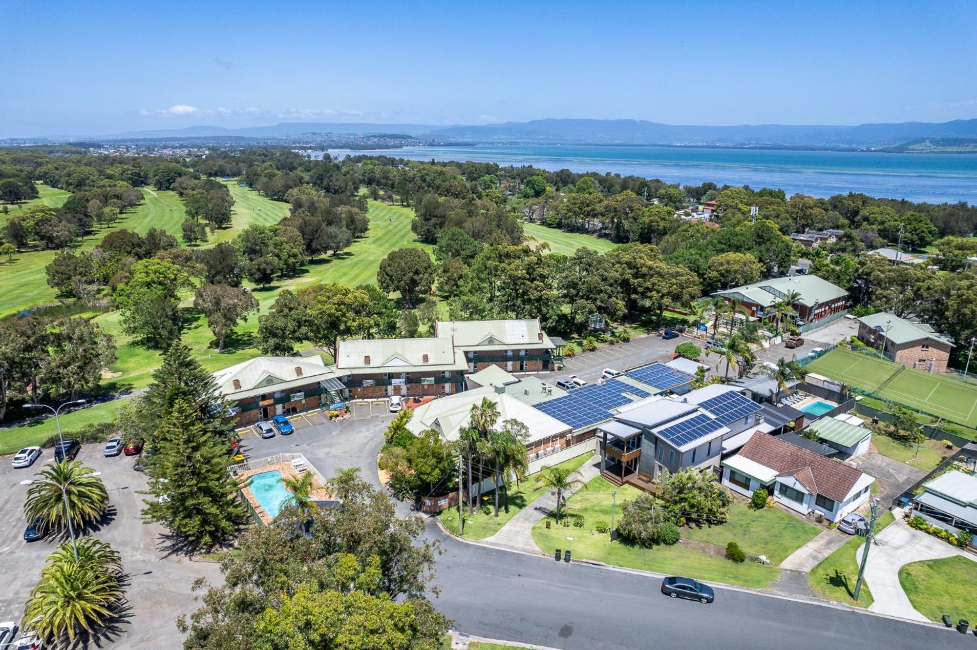 Golf Place Inn Wollongong Primbee Exteriör bild