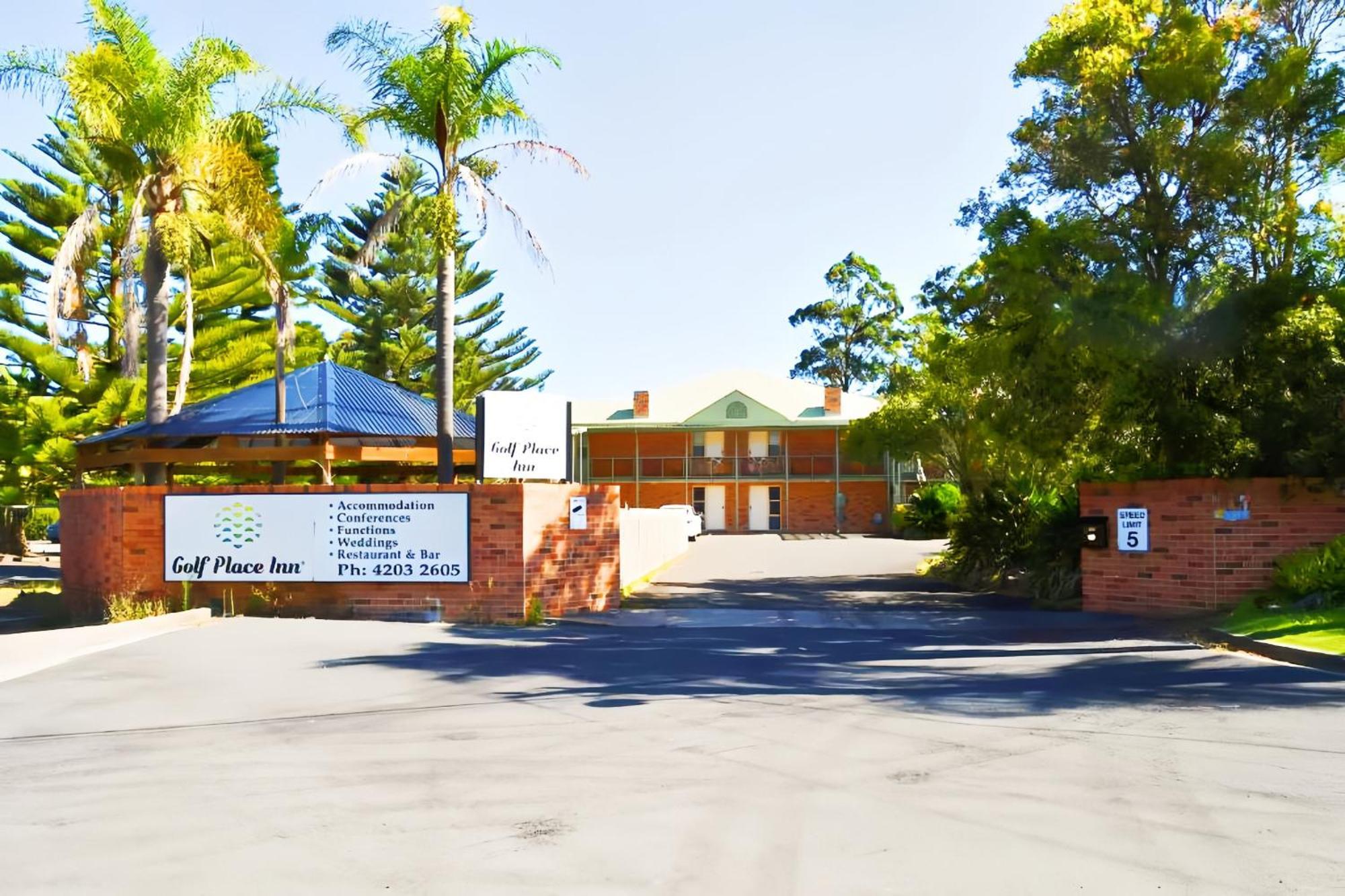 Golf Place Inn Wollongong Primbee Exteriör bild